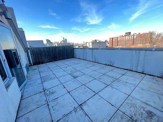 Rented by Tapiro Realty | media 13