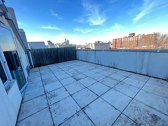 Rented by Tapiro Realty