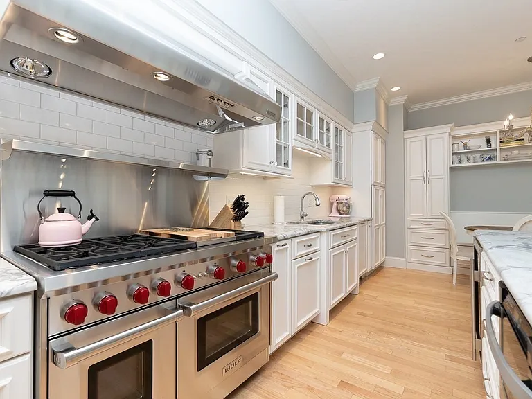 401 Main St #401 — Photo 1