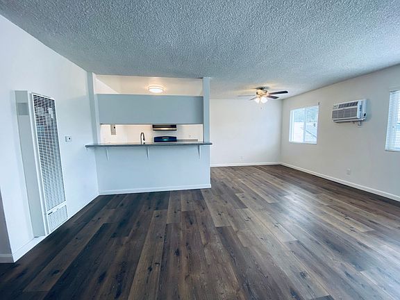 5th image of 15925 Victory Blvd #117-208