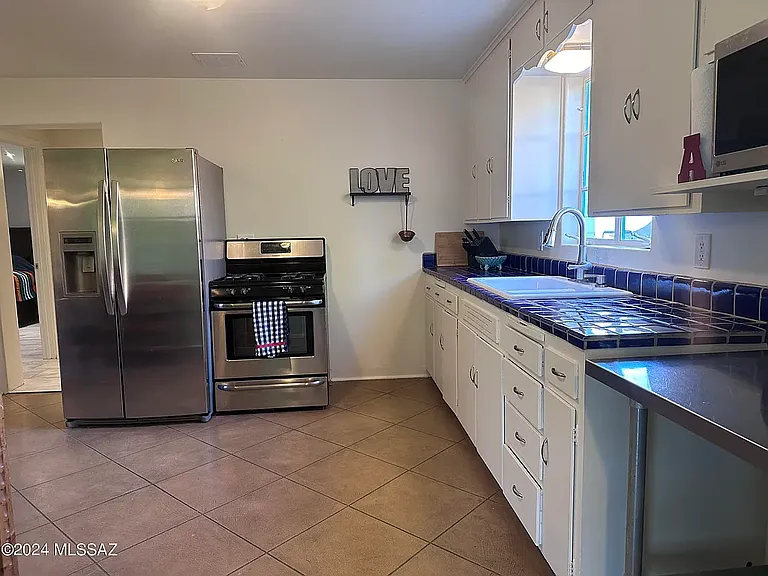 5025 E 3rd St #1 — Photo 8