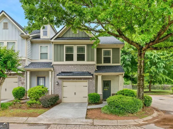 1100 N Village Dr, Decatur, GA 30032