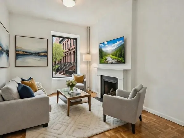 325 East 89th Street image 1 of 5