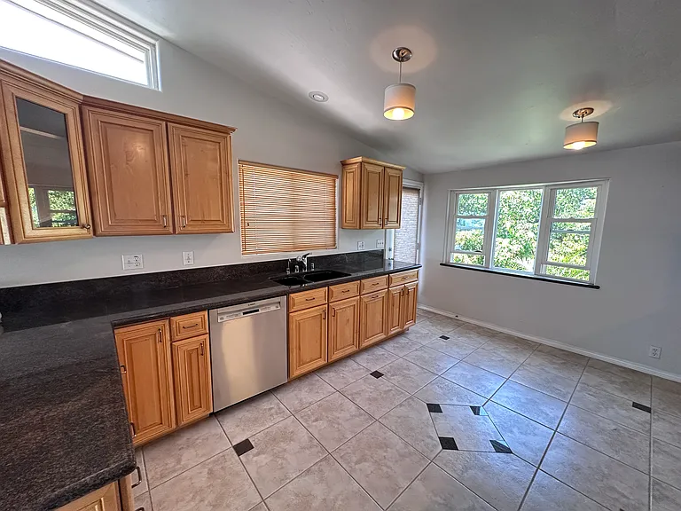 3539 Mount Laurence Dr — Photo 8