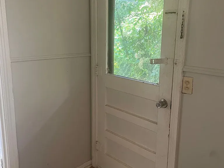 706 Carrollton St — Photo 8