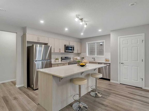 2nd image of 316 W Windbury Rd SW