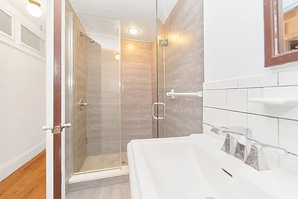 Rented by Compass | media 28