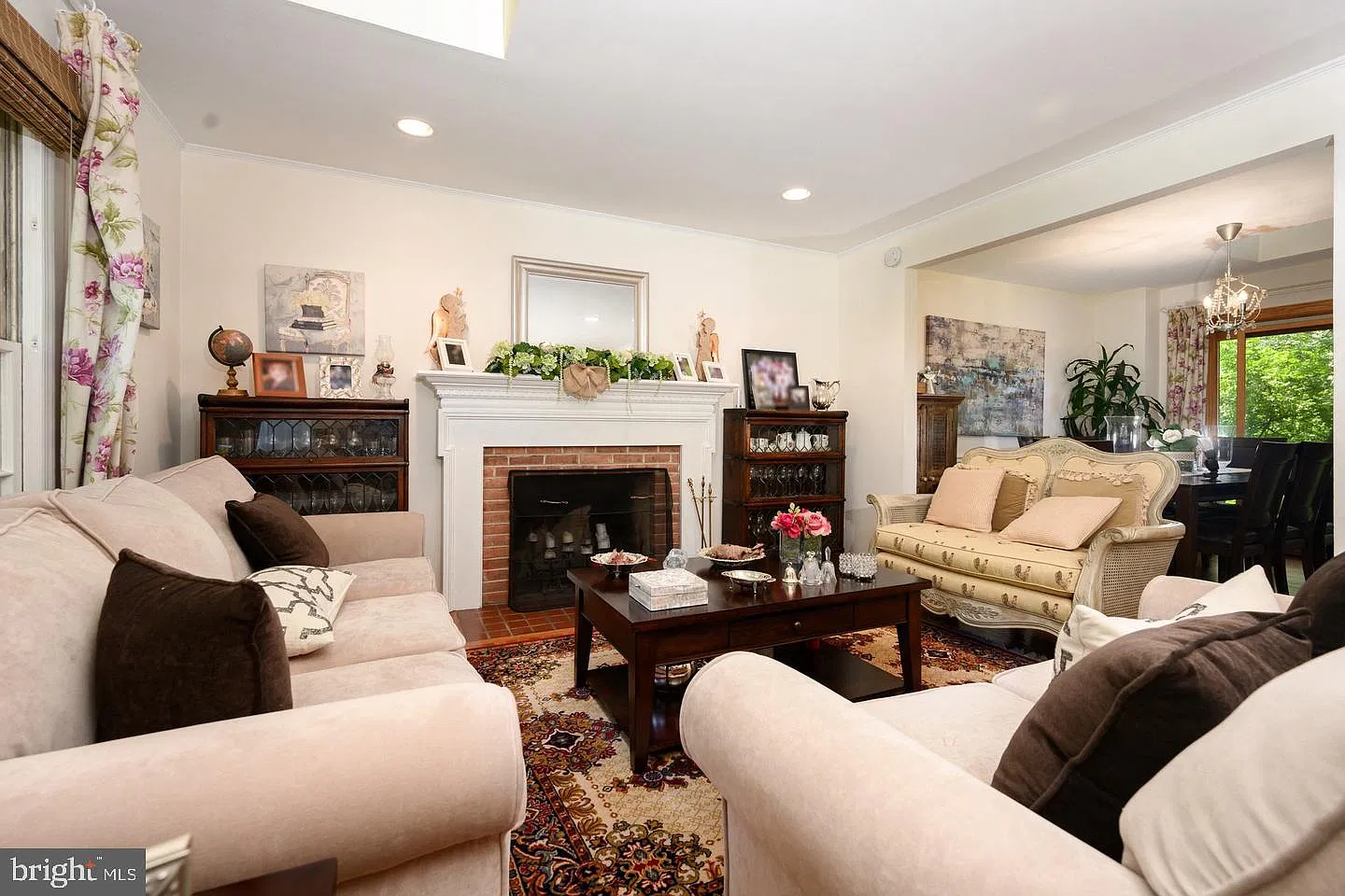 5 bed, 3.0 bath, 3200 sqft, $5,250 — Photo 3