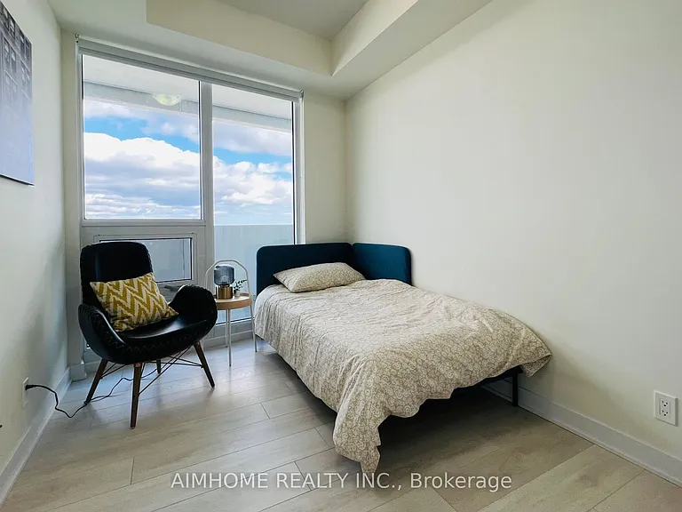 2221 Yonge St #5202 — Photo 19