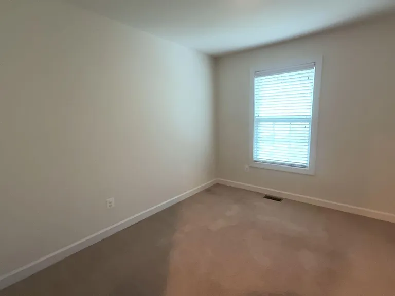 2402 Winthrop Dr — Photo 7