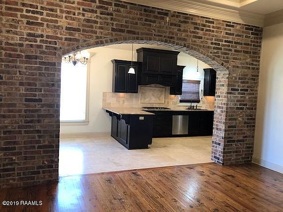 4th image of 102 Majestic Oaks Dr