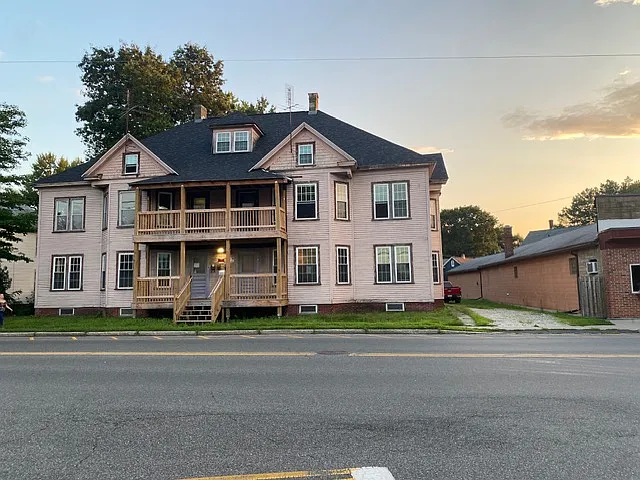 24 Holyoke St #4B — Photo 12