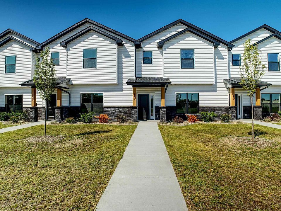 1st image of 1002 S 4th St