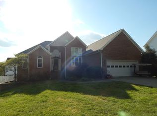 941 George Place Dr, Kernersville, NC 27284