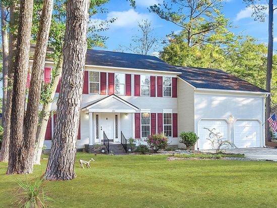105 Queensbury Cir, Goose Creek, SC 29445