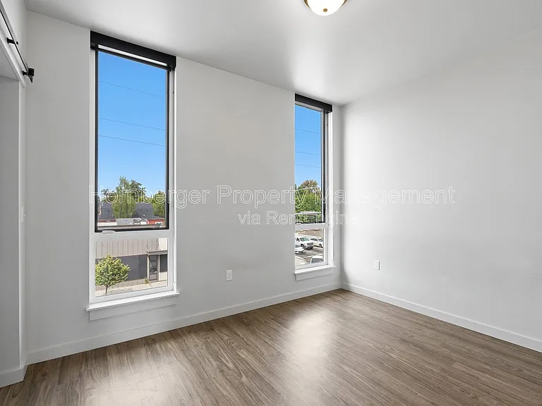 1860 N Hamilton St #1 — Photo 13