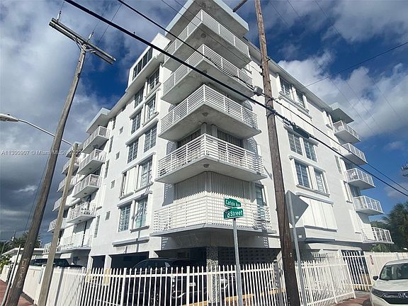 2nd image of 7800 Carlyle Ave APT 3C