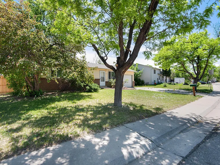16176 E Bates Dr — Photo 2