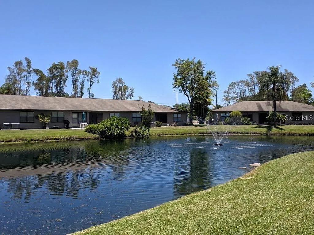 2 bed, 2.0 bath, 1303 sqft, $1,800 — Photo 3