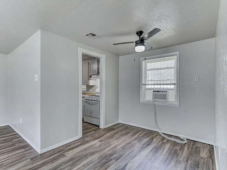 1904 Cherry Ln — Photo 25