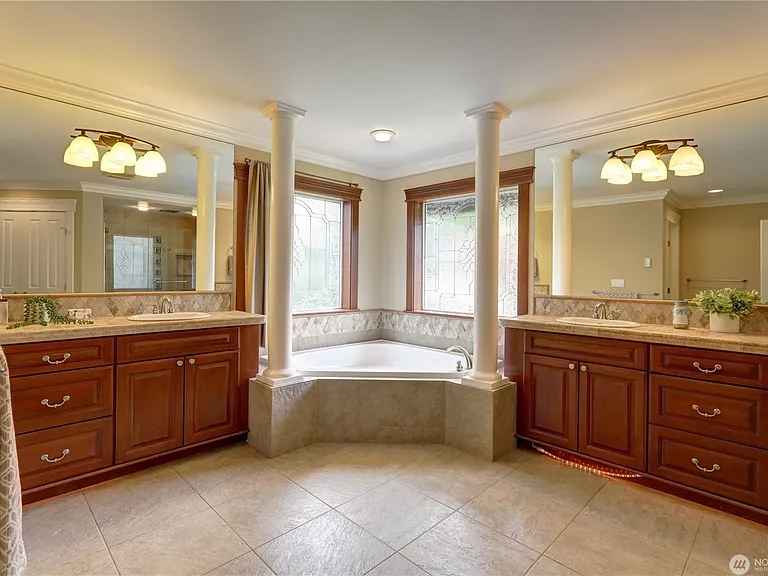 16308 Simonds Rd NE — Photo 17