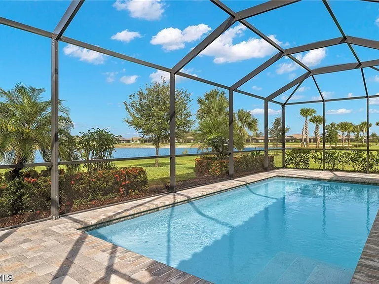 19564 Utopia Ln — Photo 12