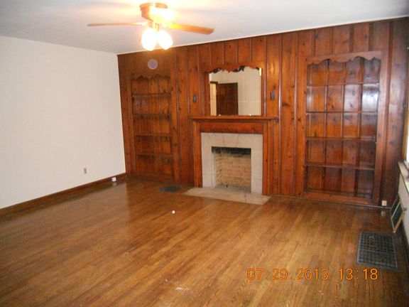 3rd image of 1589 King Ave