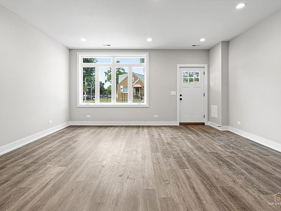 4th image of 4851 S Ridgeway Ave