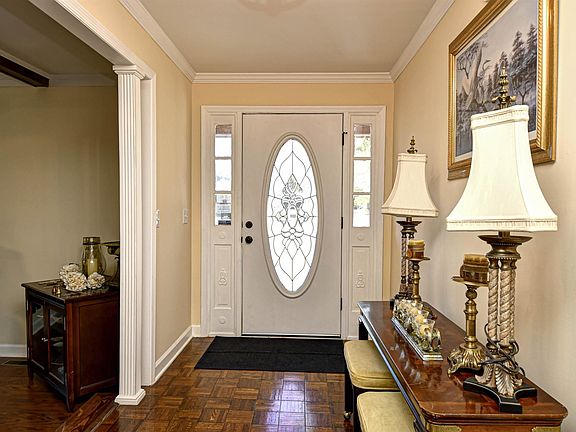 5th image of 4935 Meadow St.