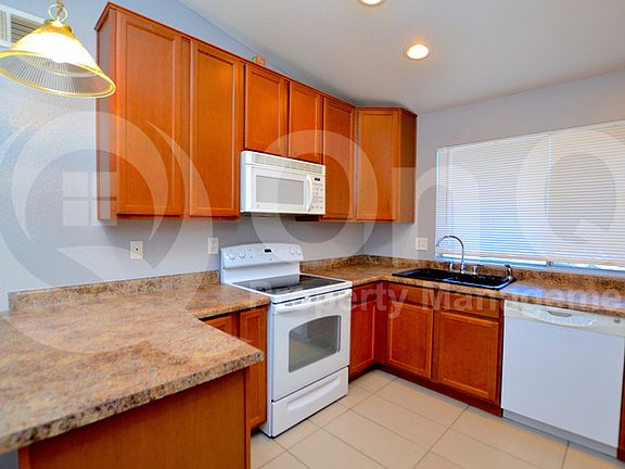 3rd image of 10821 N 15th Ln Building T