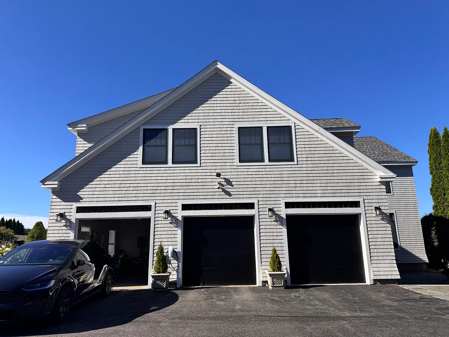 5 bed, 4.5 bath, 4653 sqft, $7,900 — Photo 2