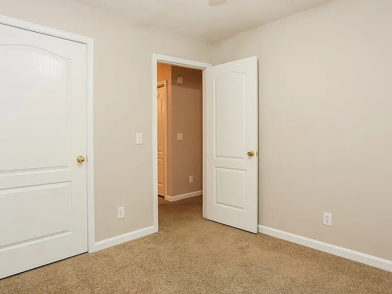 9490 Pebble Creek Ct — Photo 13