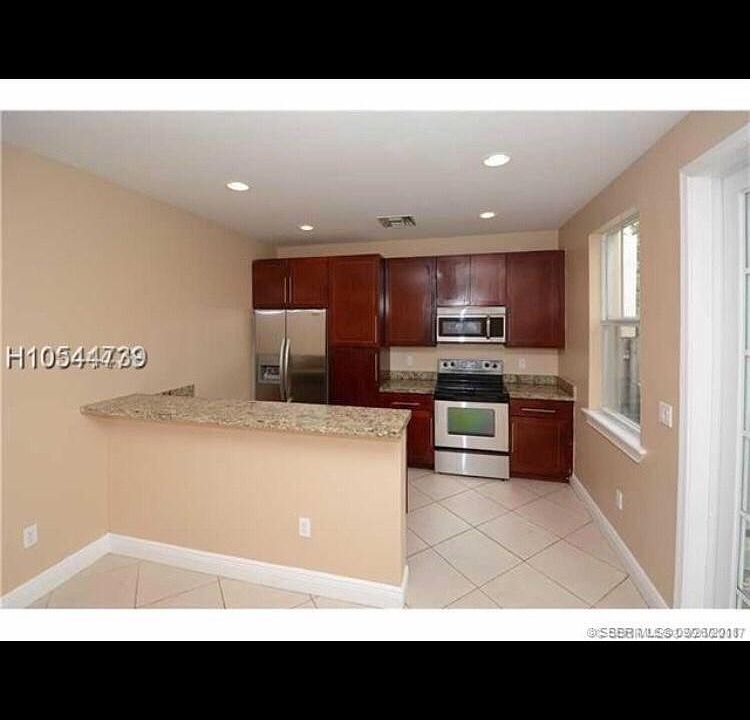 2nd image of 460 NW 43rd St Unit 1