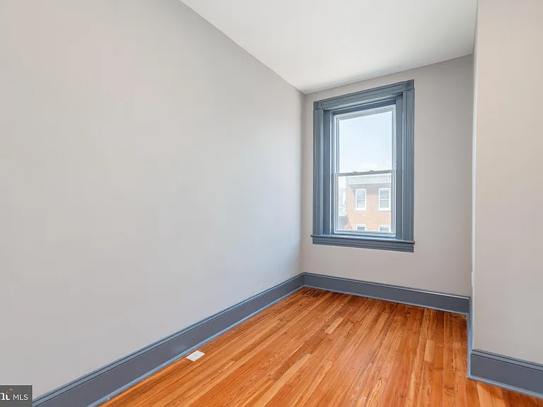 1733 Fleet St #4 — Photo 6