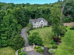 9 Bramble Trl, Newtown, CT 06470