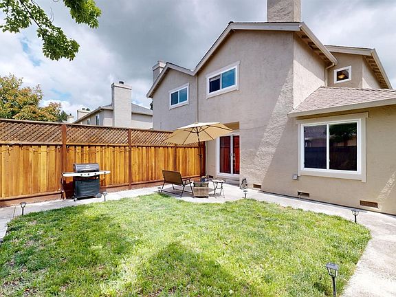 5th image of 38 Francis Circle