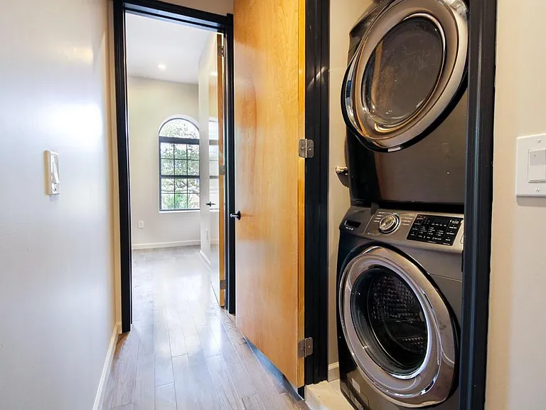 1552 Greene Ave #3B — Photo 7
