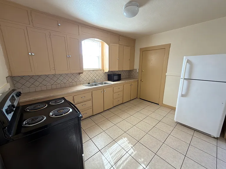 1225 E University Ave — Photo 1