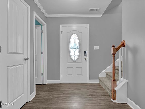 3rd image of 320 Lakewood Drive