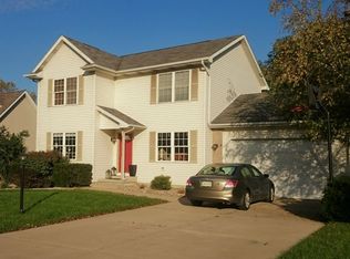 290 Lake Vista Dr, Porter, IN 46304