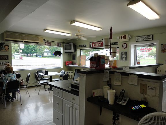 4th image of 230 Main Street