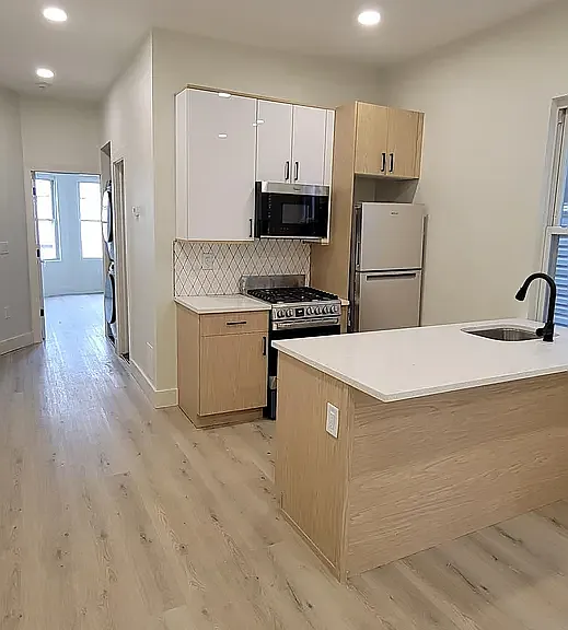 530 W Side Ave #6L — Photo 1
