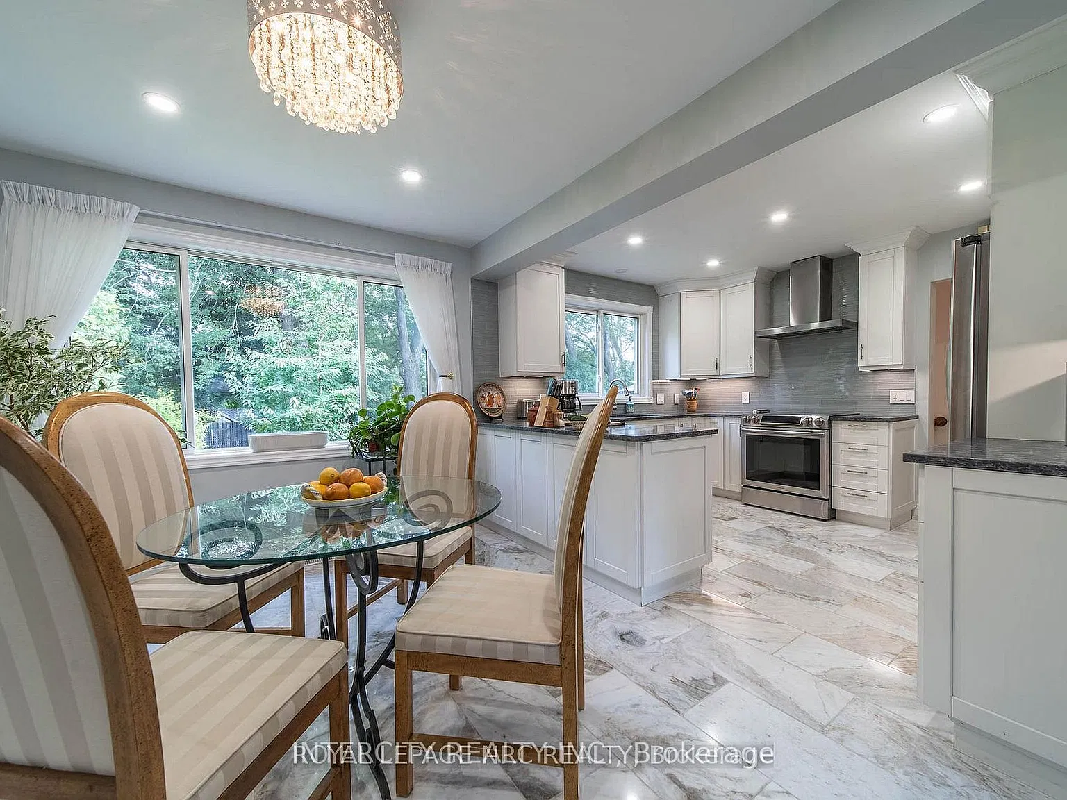 3 bed, $3,000 — Photo 2