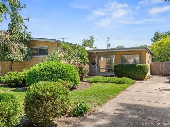 9115 S Avers Ave, Evergreen Park, IL 60805