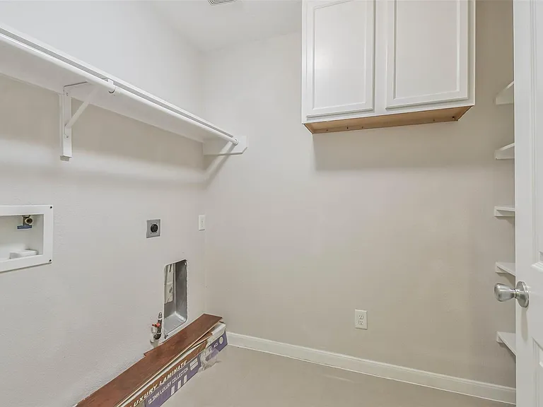 7718 Shavano Ln — Photo 22