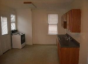 2nd image of 4042 S Jefferson Ave