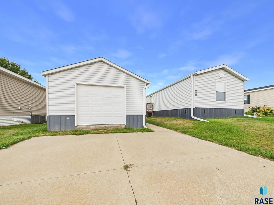 1st image of 119 N Cory Pl