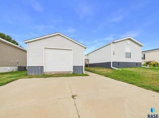 119 N Cory Pl, Sioux Falls, SD 57110
