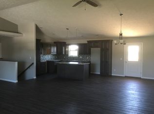 303 W 4th St, Juniata, NE 68955