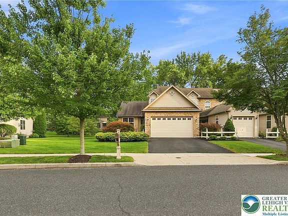 3rd image of 3183 Village Dr